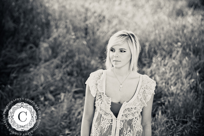 outdoor senior portraits in Sacramento