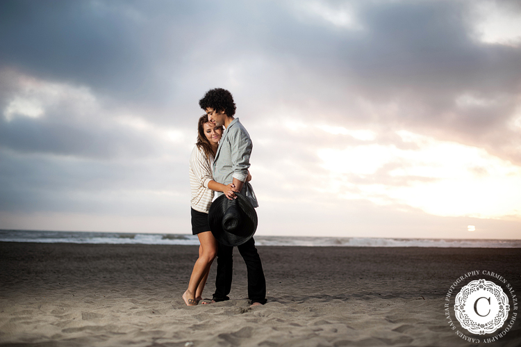 beautiful sunset engagement pictures