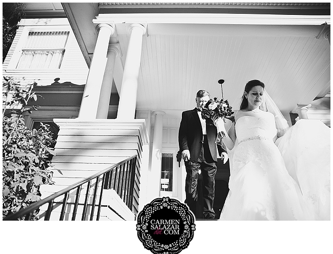 father escorting bride to aisle