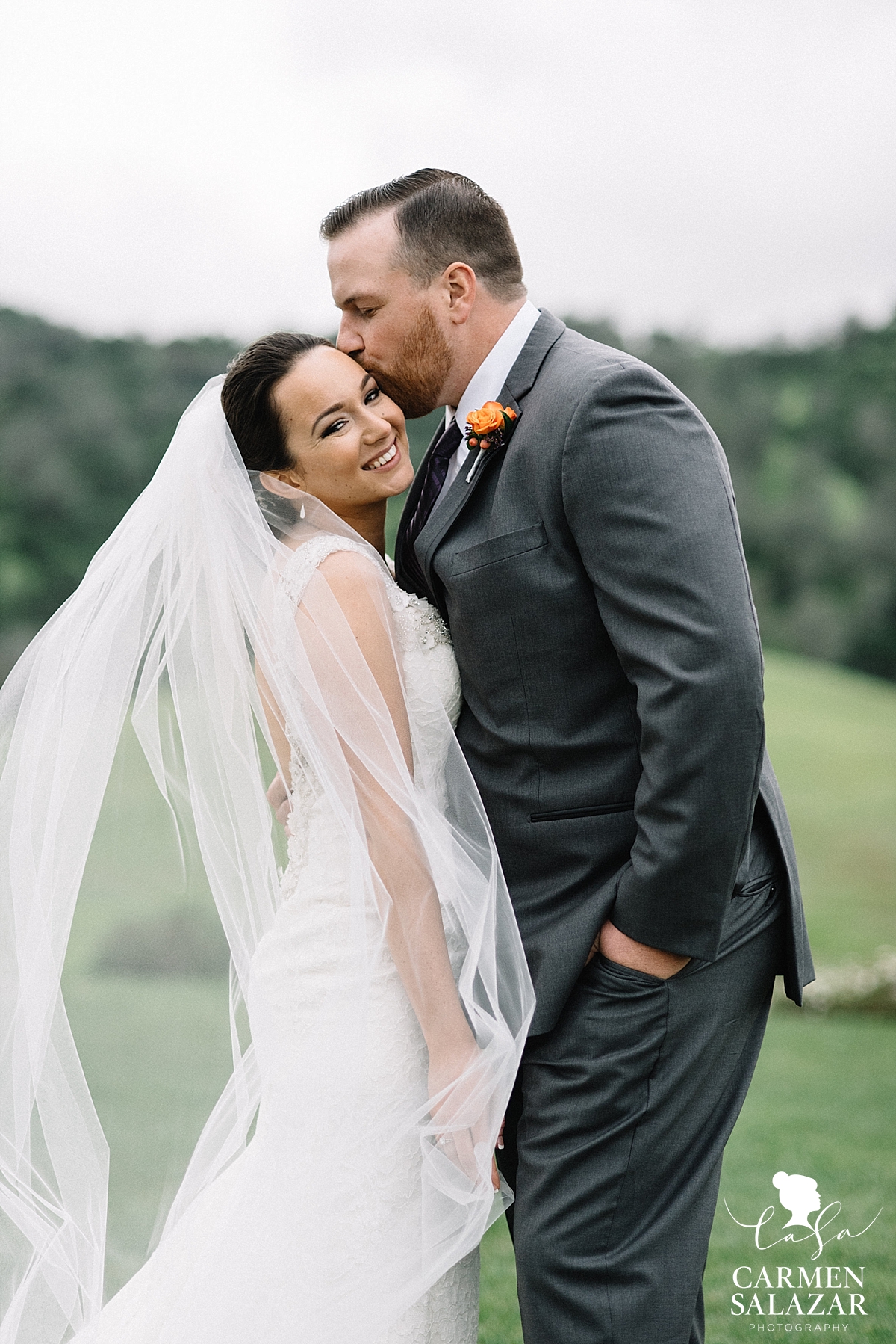 Sweet bride and groom portraits - Carmen Salazar