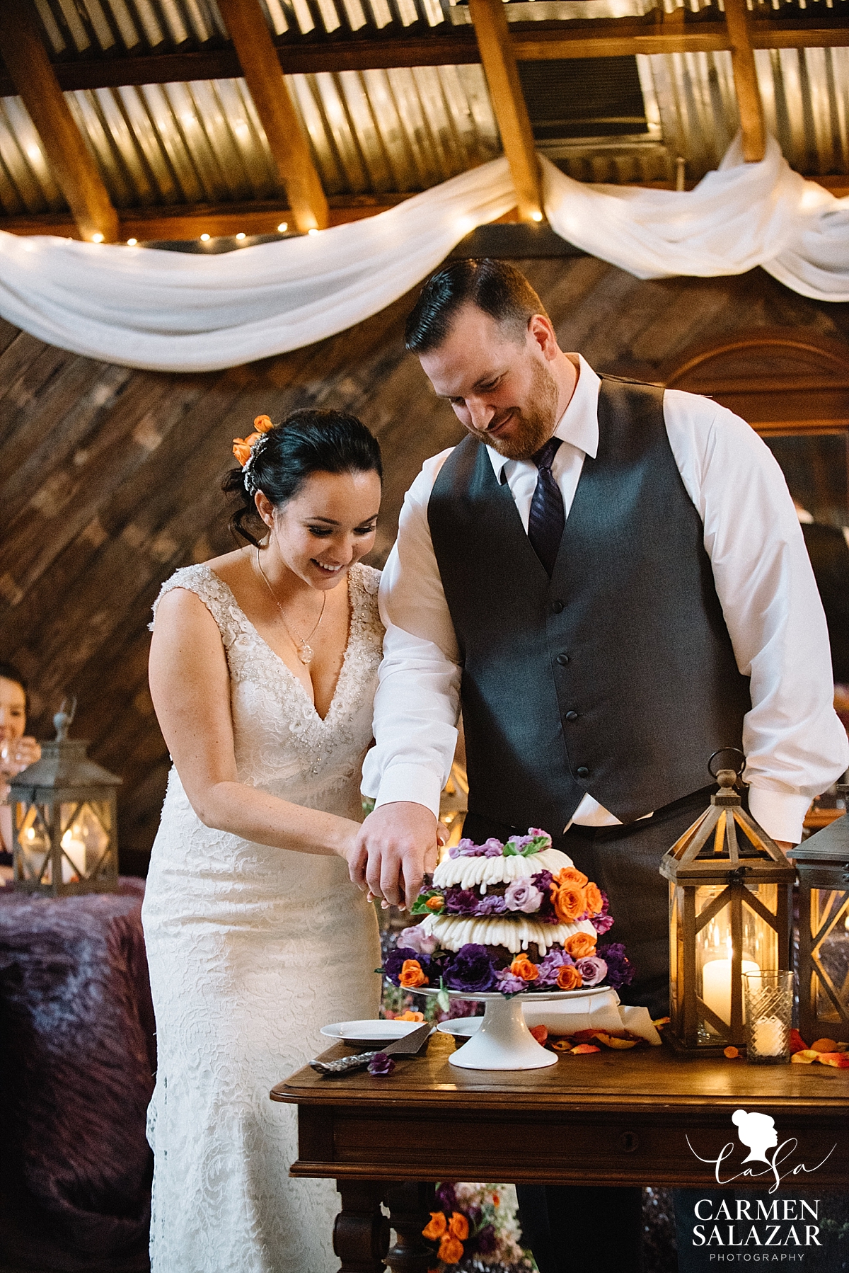 Unique rustic wedding cake - Carmen Salazar