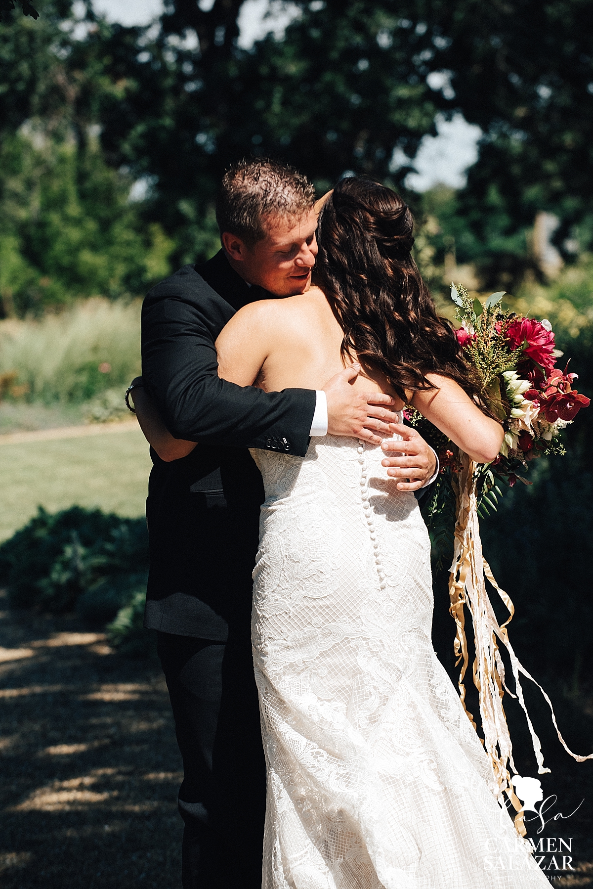 Sweet first look candid portraits - Carmen Salazar