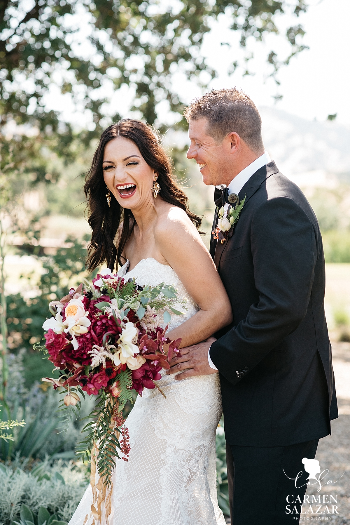 Sweet candid bride and groom portraits - Carmen Salazar