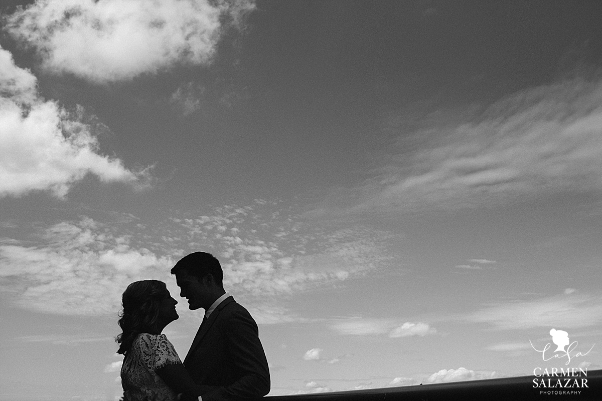Black and white silhouette wedding photography - Carmen Salazar