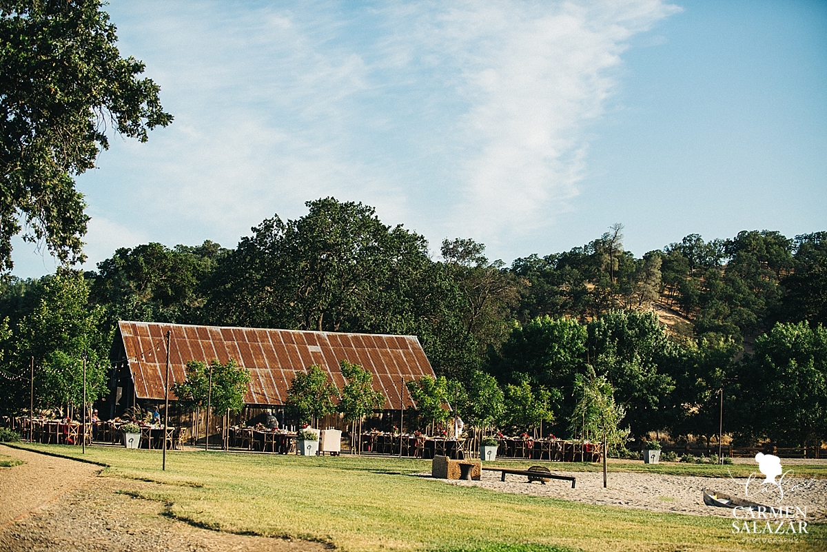 Field & Pond summer wedding venue 