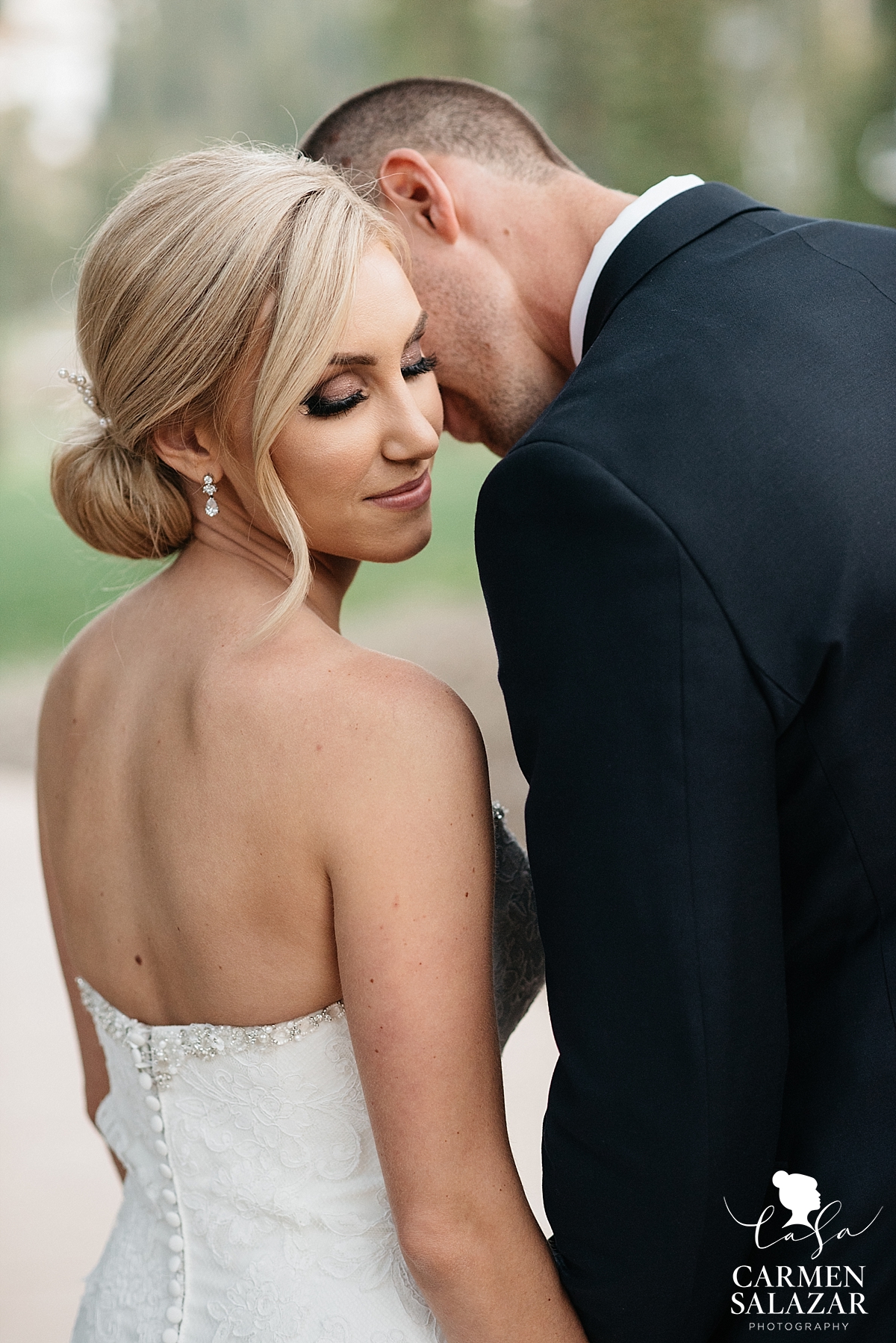 Bright and airy bridal portraits - Carmen Salazar