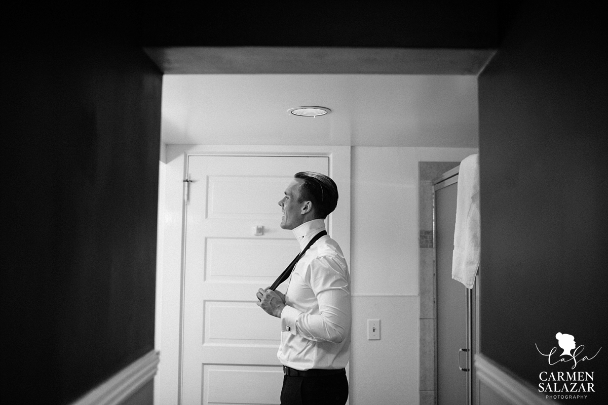 Classic groom's portraits - Carmen Salazar