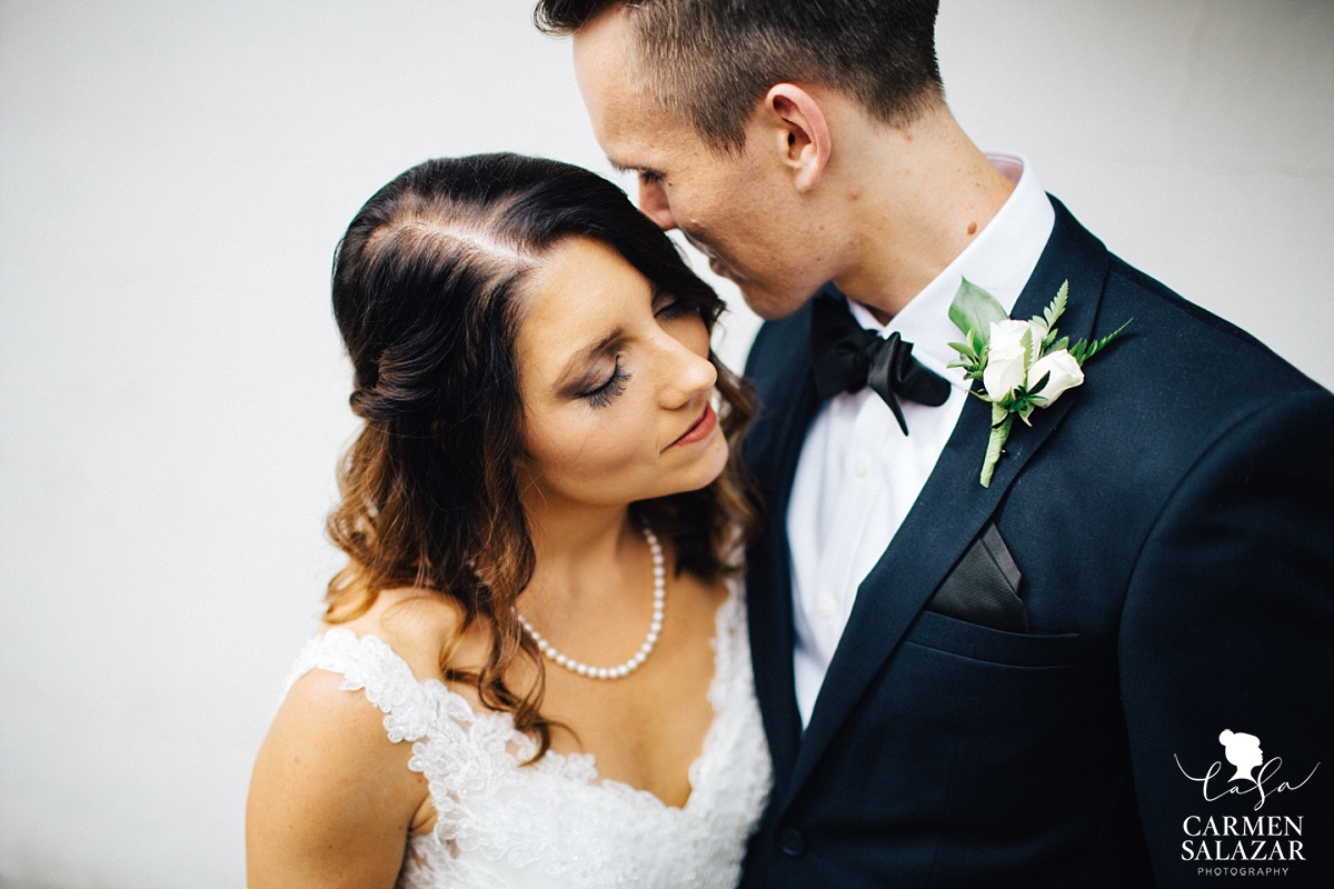 Initimate bride and groom photography Sacramento - Carmen Salazar 