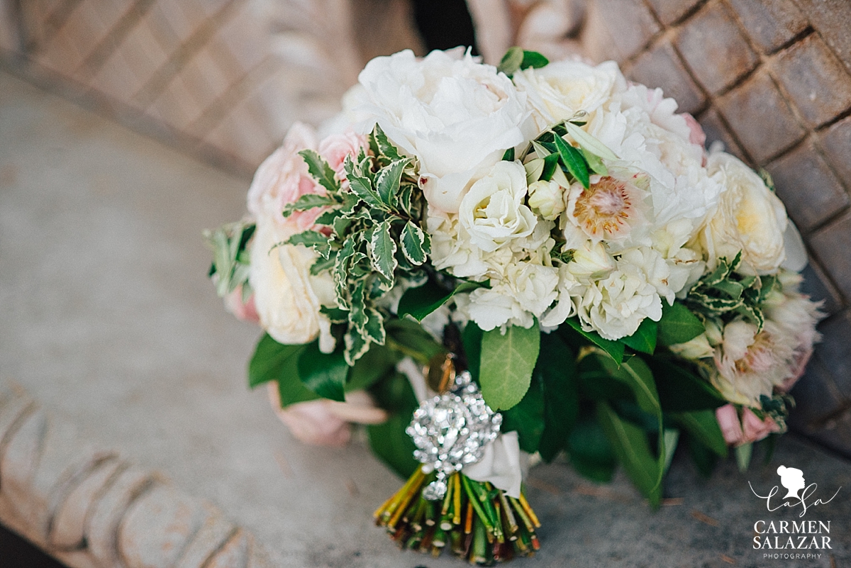 Glamorous and soft bridal bouquet - Carmen Salazar