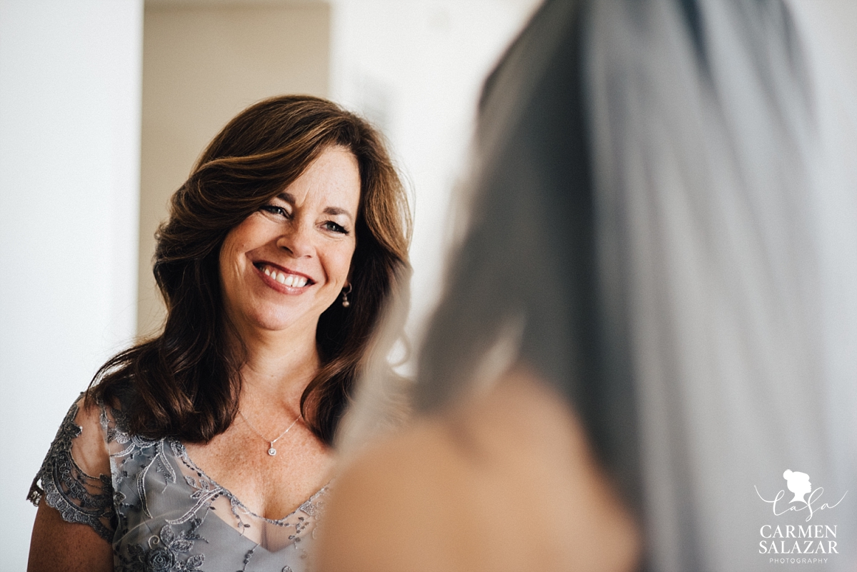 Sentimental mother daughter wedding moment - Carmen Salazar