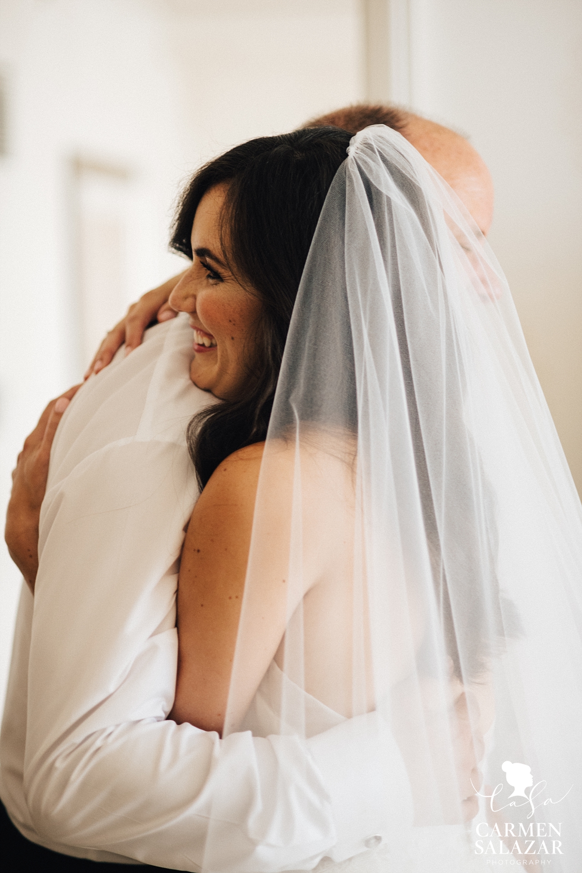 Father seeing the bride for the first time - Carmen Salazar