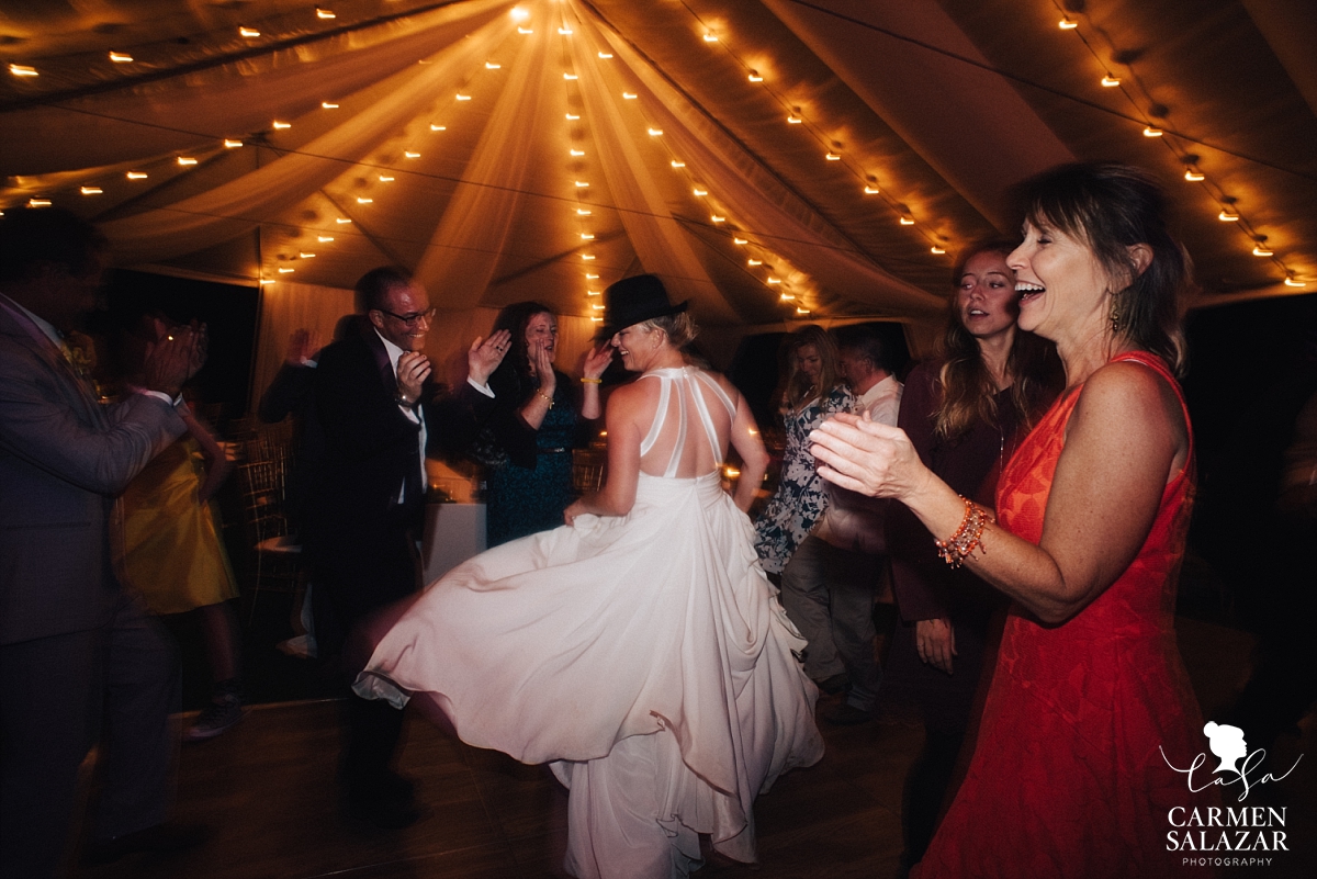 Amazing dance moves from the bride at outdoor reception - Carmen Salazar