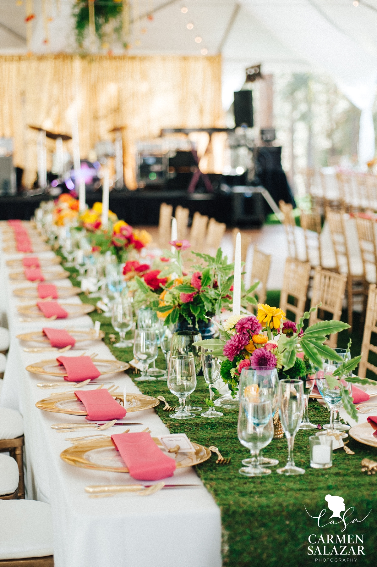 Moss wedding table runners and settings by Fearon May Events at Chalet View Lodge - Carmen Salazar