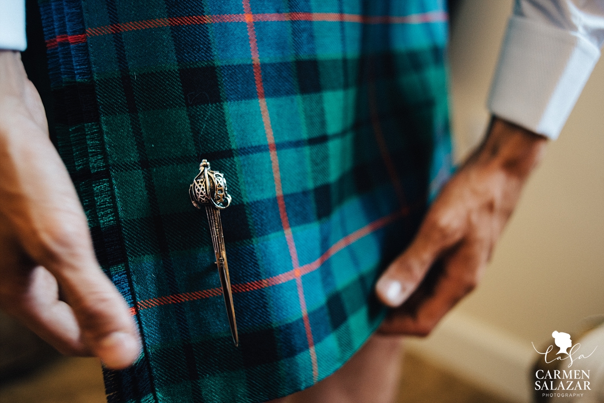 Ornate wedding kilt pin detail - Carmen Salazar