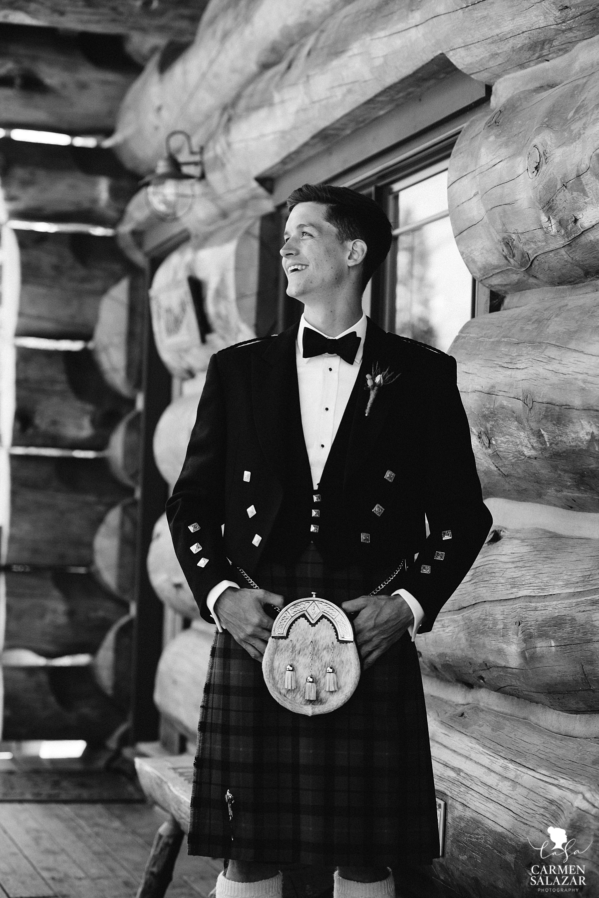 Classic Scottish groom in rustic Tahoe cabin - Carmen Salazar