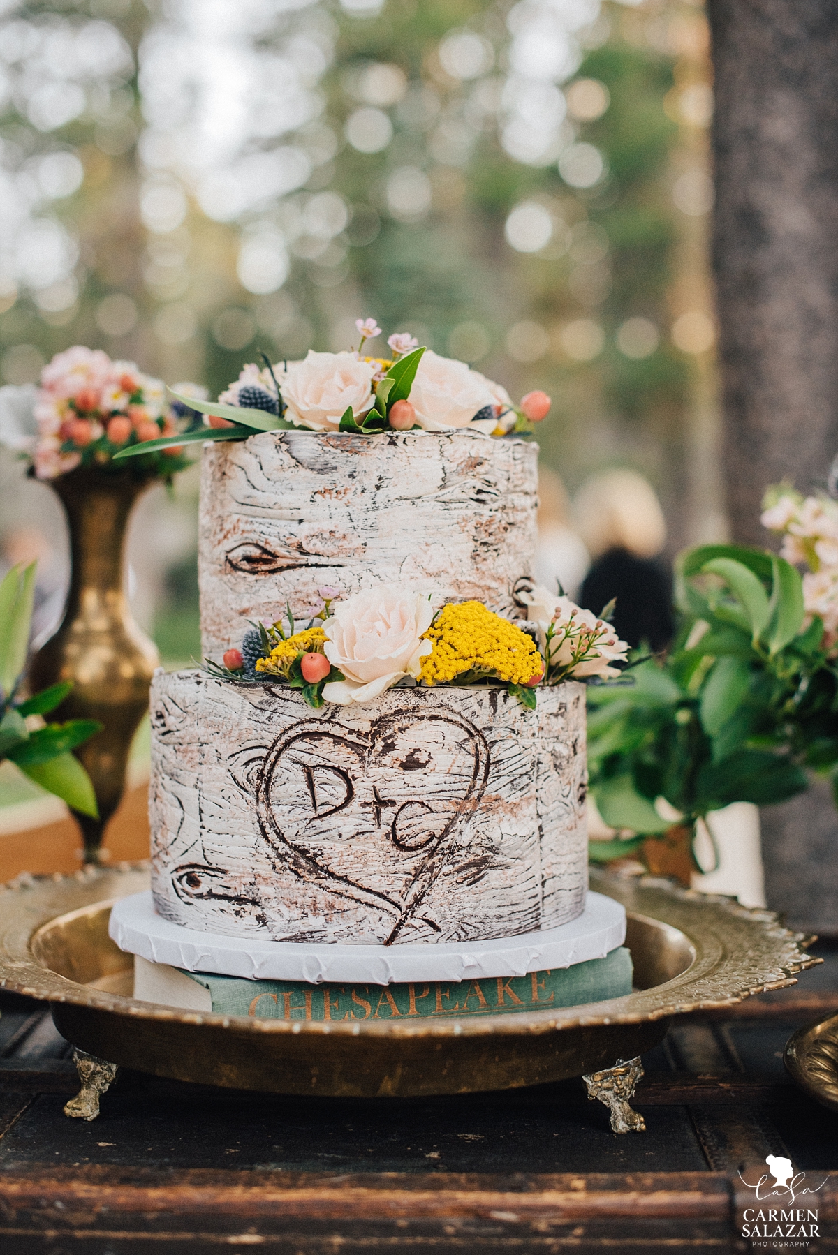 Stunning bohemian tree wedding cake design - Carmen Salazar