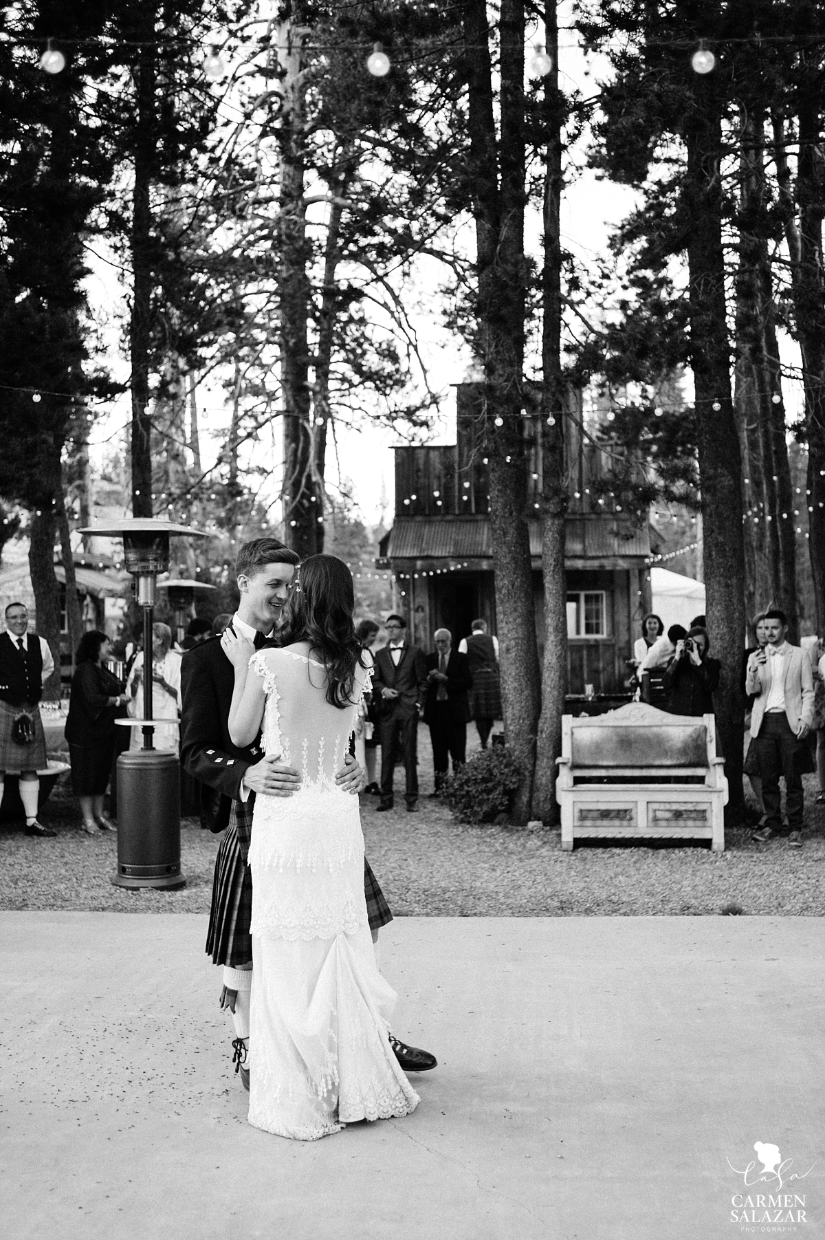 Vintage fairytale wedding reception in the woods - Carmen Salazar