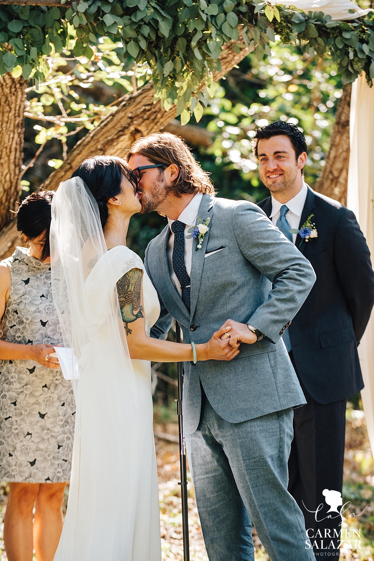 Romantic outdoor first kiss in Santa Cruz - Carmen Salazar