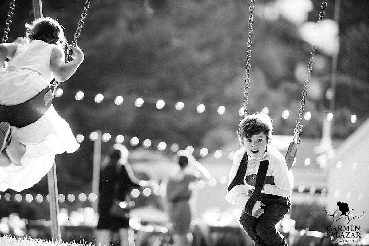 Perfect swings for child wedding guests - Carmen Salazar