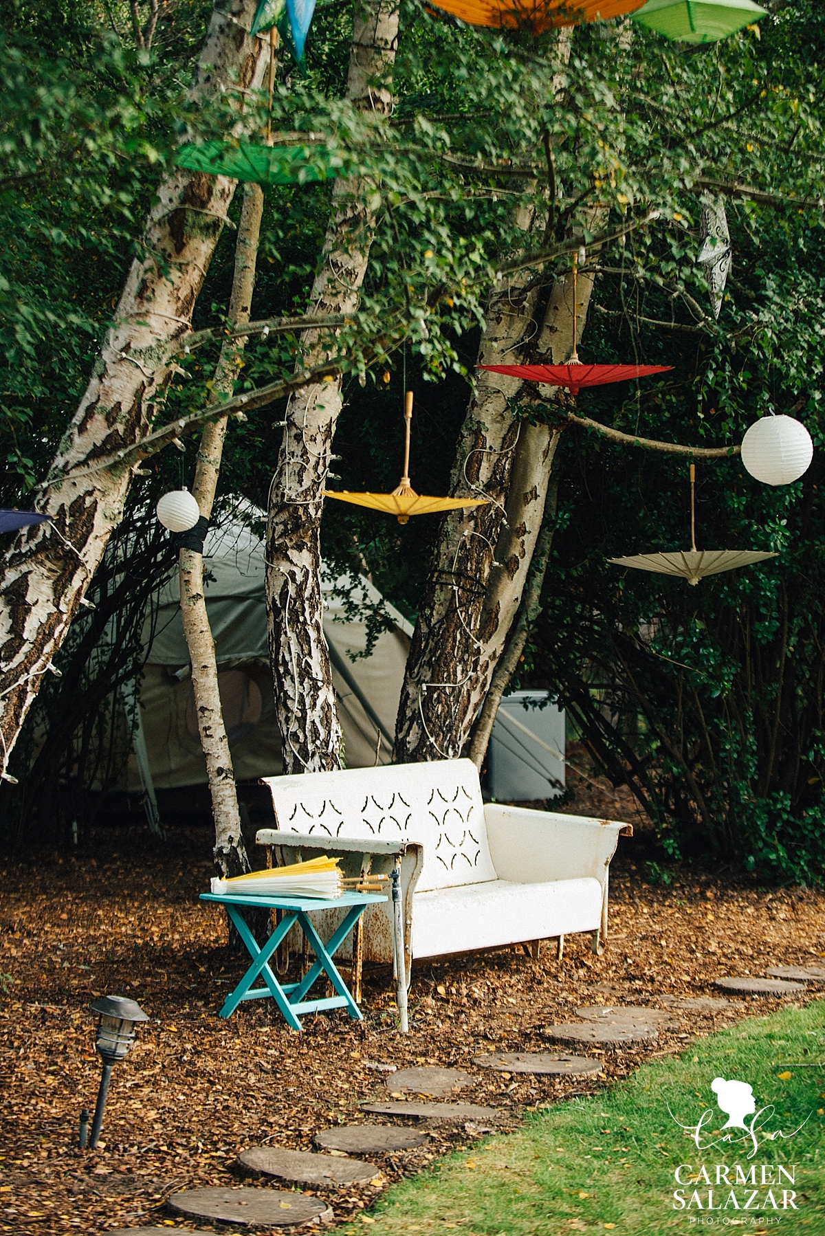 vintage and playful wedding reception decorations - Carmen Salazar