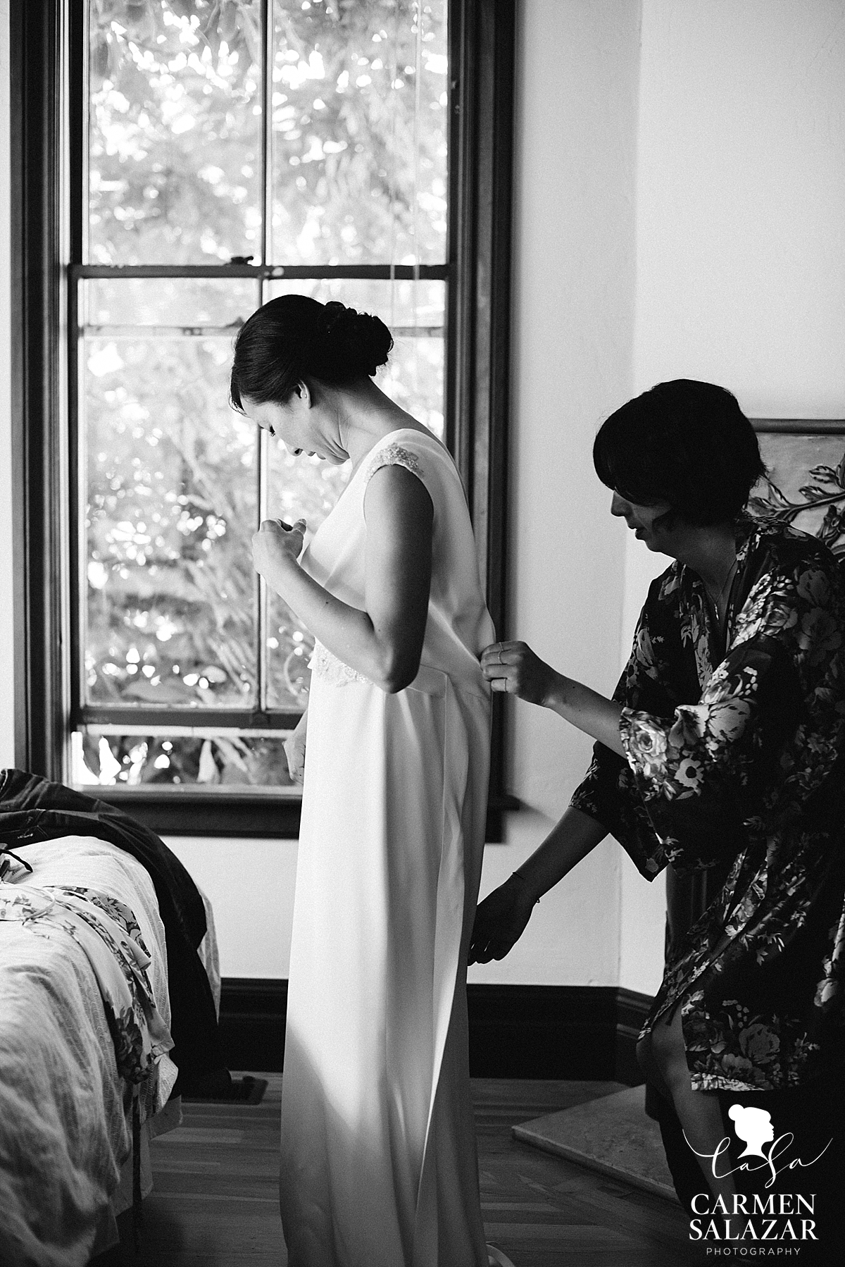 Bride getting ready at intimate Santa Cruz estate - Carmen Salazar