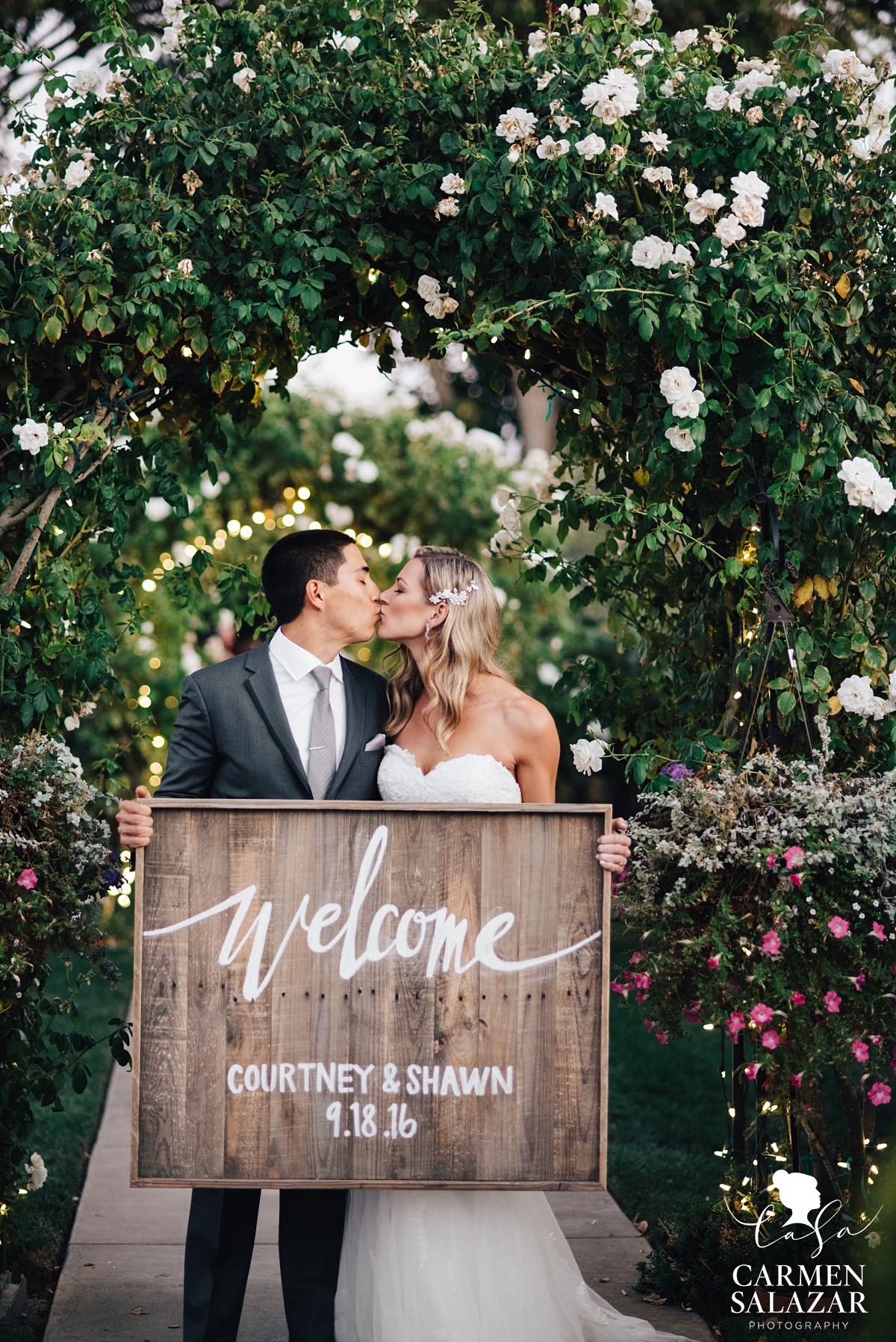 DIY wood wedding welcome sign - Carmen Salazar