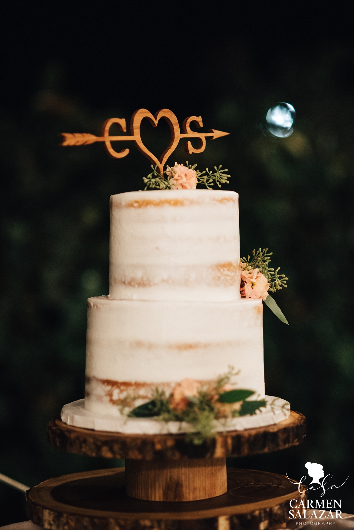 DIY wood cake topper on modern wedding cake - Carmen Salazar