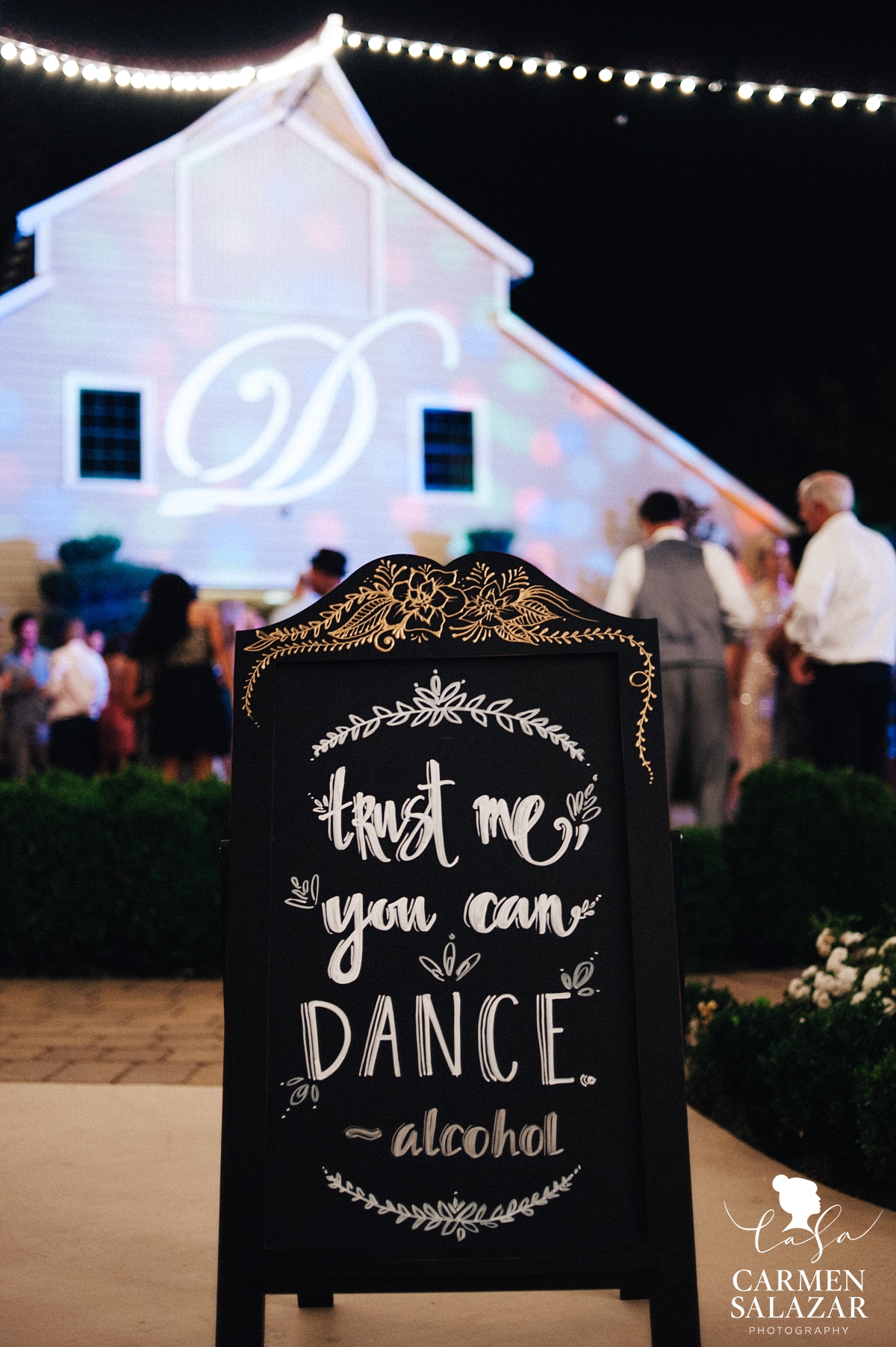 Cute and funny DIY dance floor sign - Carmen Salazar