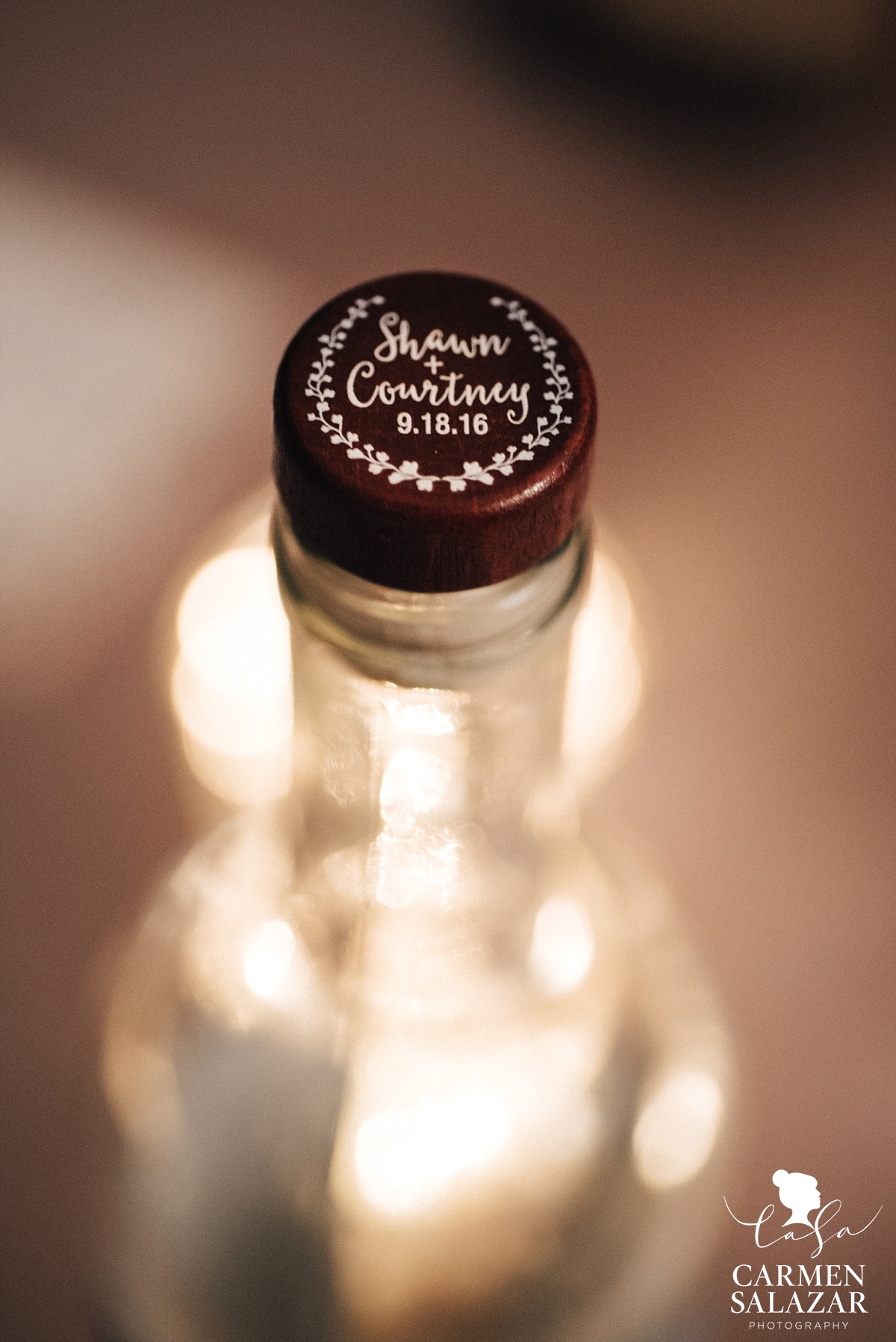 Personalized wedding wine topper favors - Carmen Salazar