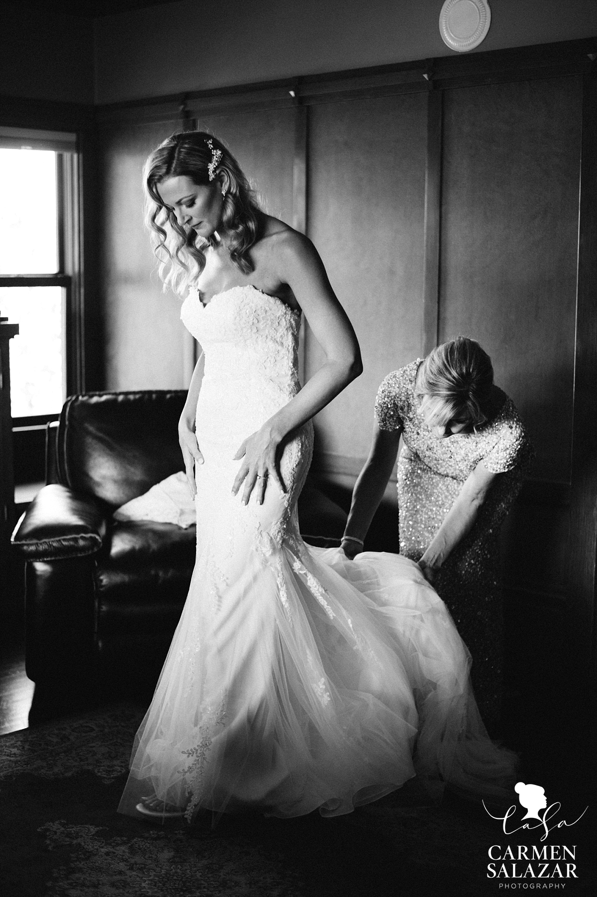 Stunning vintage beauty bride in lace wedding gown - Carmen Salazar