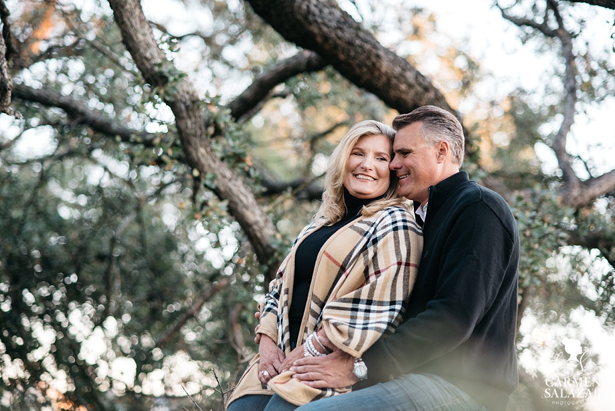 Cozy winter Sacramento engagement session - Carmen Salazar