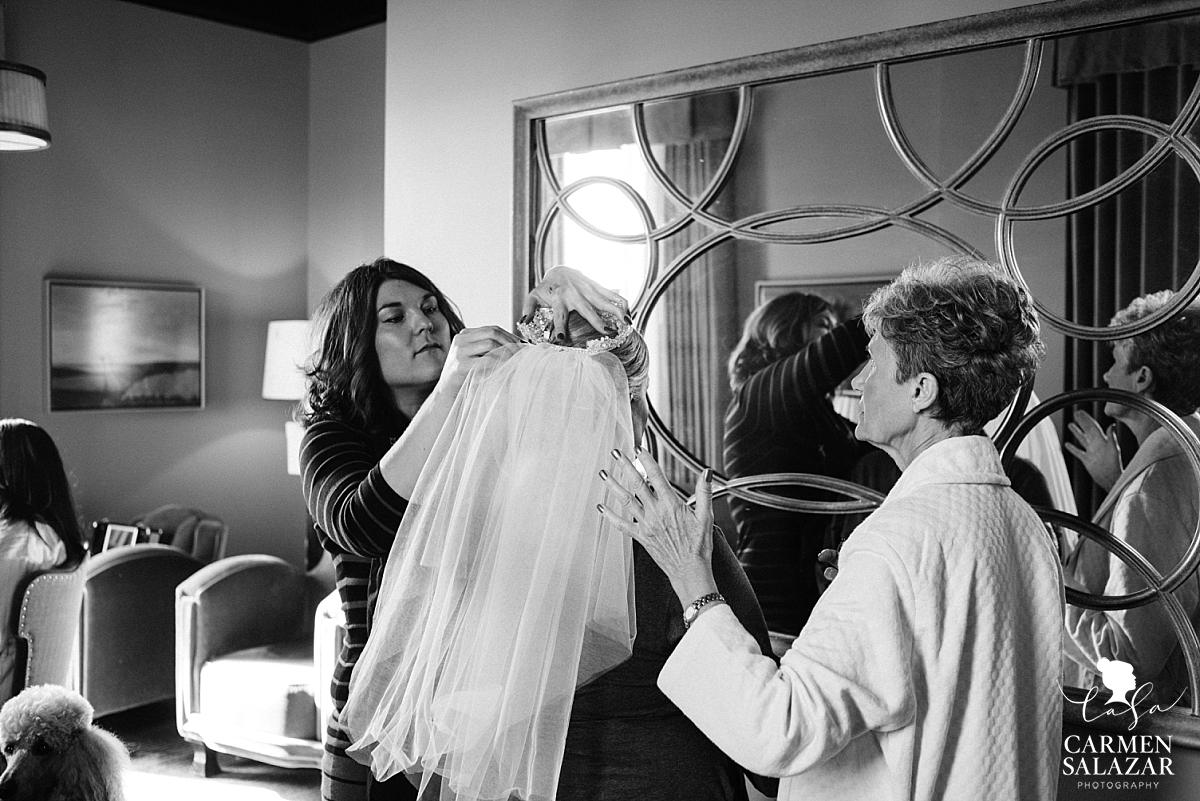 Citizen Hotel bride getting ready - Carmen Salazar