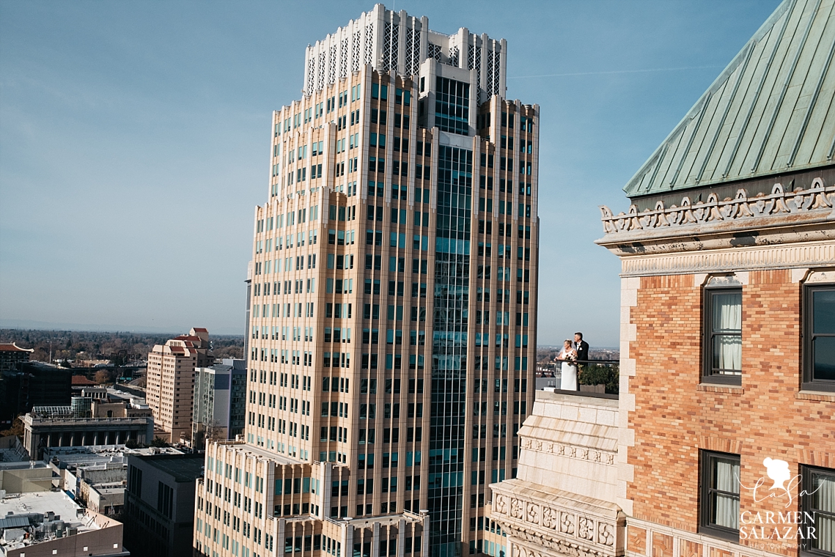 Wedding portraits on the Citizen Hotel balcony - Carmen Salazar