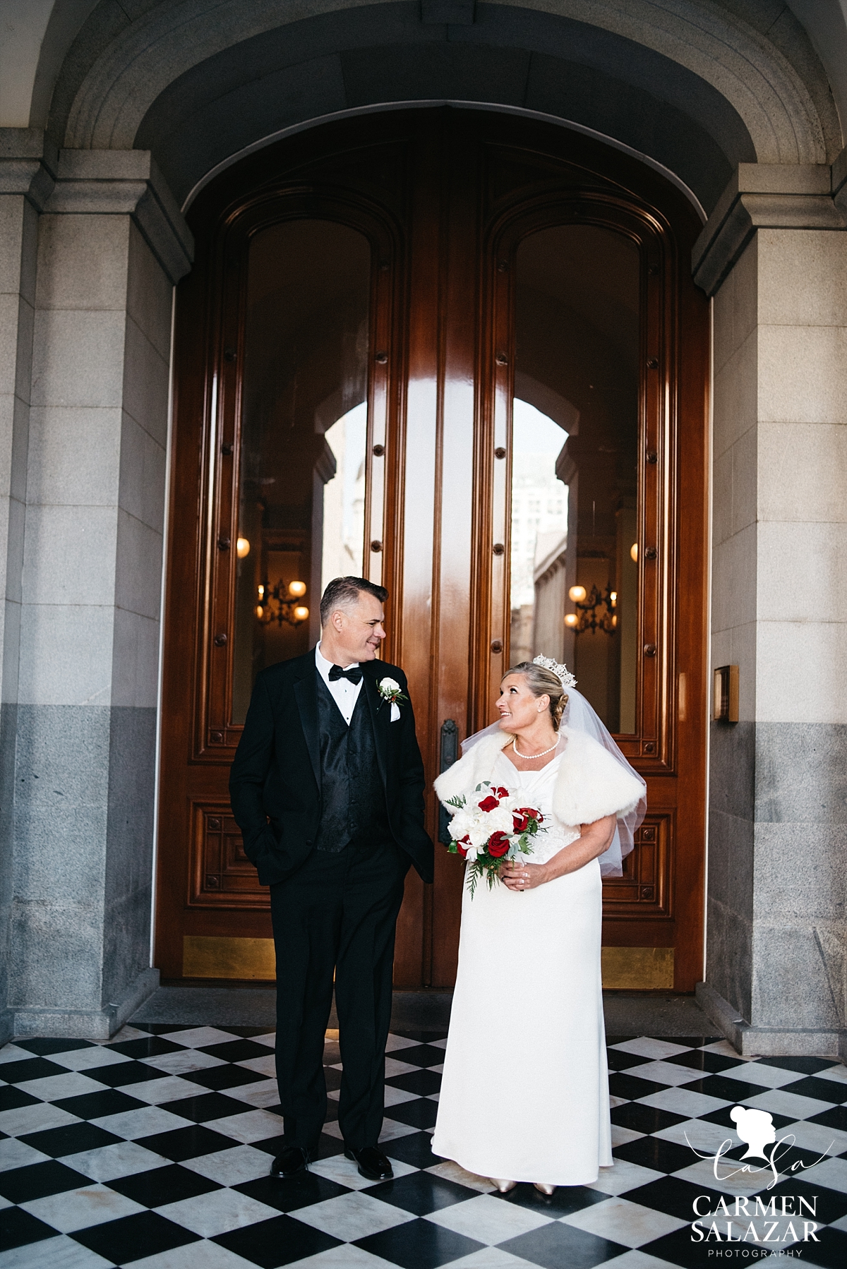 Historic Capitol building wedding photography - Carmen Salazar