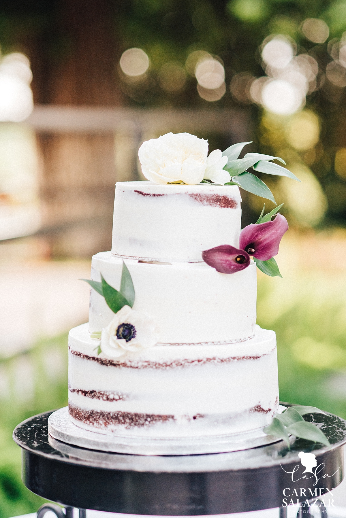 Simple floral wedding cake design - Carmen Salazar