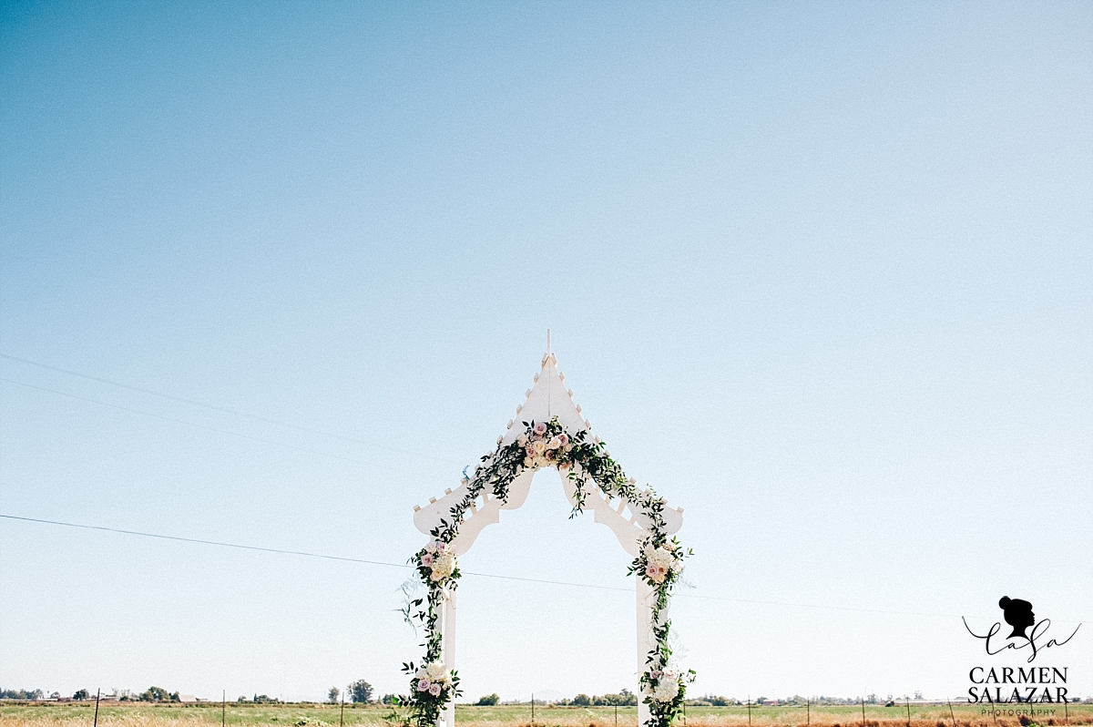 Vintage Asian wedding arch - Carmen Salazar 