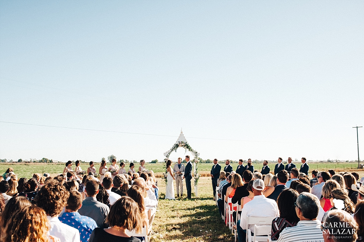 Rustic outdoor summer wedding ceremony - Carmen Salazar 