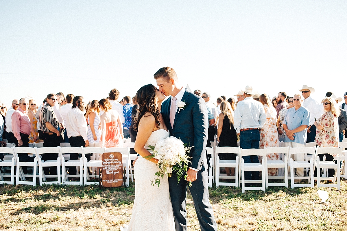 Romantic outdoor wedding newlyweds - Carmen Salazar 