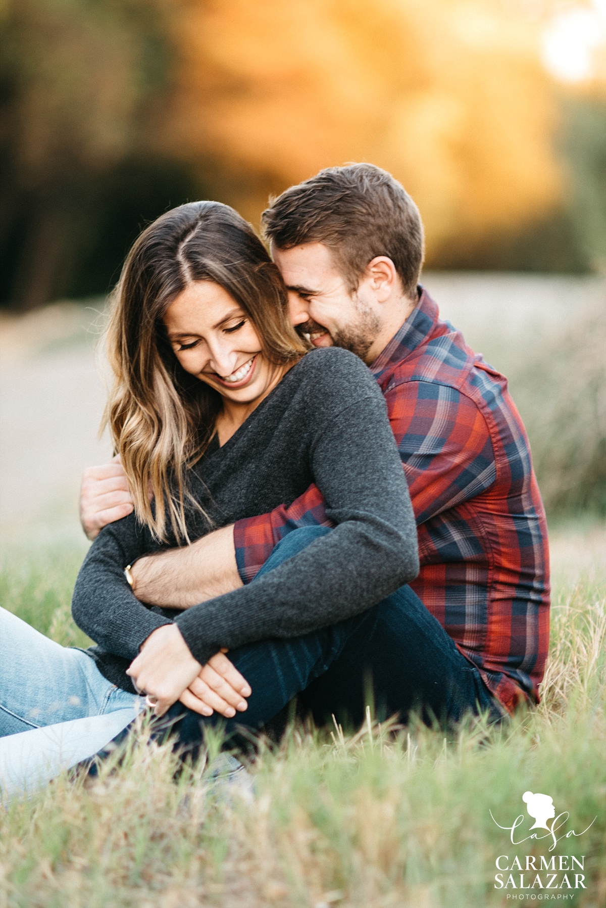 Silly and romantic engagement session - Carmen Salazar