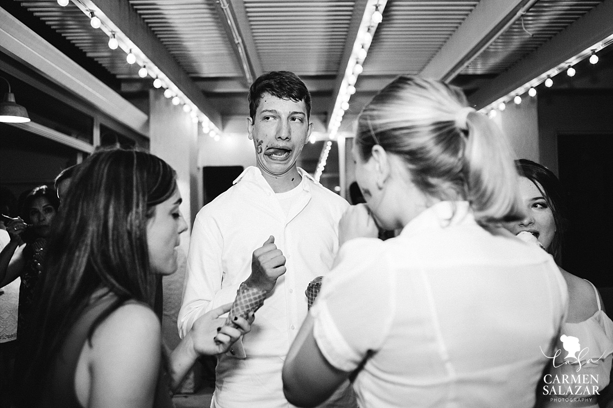Silly ice cream wedding photos - Carmen Salazar