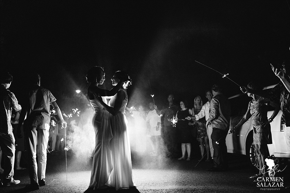 Dramatic sparkler exit wedding photography - Carmen Salazar